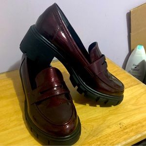 Super Cute Clueless Vibes!!! Maroon Size:9.5 shoe with slight heel